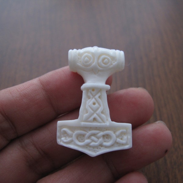 Carved Thor Hammer,  Mjolnir,  Celtic Hammer Pendant ,  Side-DRILLED, Jewelry making Supplies  S8844