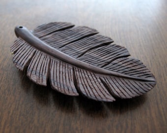 Excellent  hand   Carved   Feather , leaves,  Carved sono wood, Pendant, Jewelry  making supplies S8933