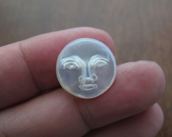 Excellent 15mm Moon Face Cabochon with OPEN Eyes, Hand Carved Mother of Pearl, Cabochon for Setting S8800