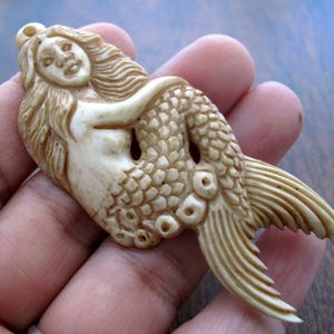Excellent detail carved Mermaid Pendant , Antiqued look, Carved  buffalo Bone, Drilled  , Buffalo bone, Jewelry Supplies S8894