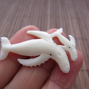 Gorgeous   detail carved  mama whale and its baby, Carved Buffalo  bone, Handmade Supplies S3476