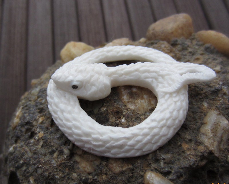 Amazing Detail Carved Snake, Rattle Snake ,buffalo Bone Carving ...