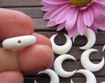 15mm Double Horn Crescent, Carved Bone Crescent, wholesale, DRILLED, S5884-5 mm thickness