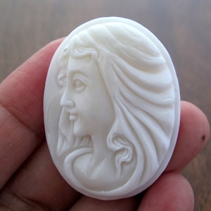 Wunderschöne geschnitzte Büffelknochen, GODDESS Cabochon, Schmuckherstellung Zubehör S8403