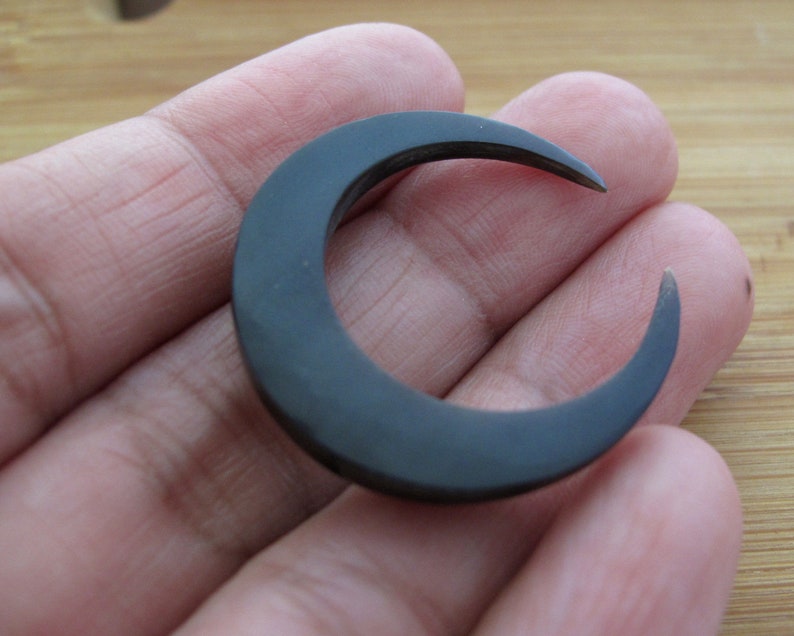 Buffalo Horn Carving jewelry making supplies  S4500-6 mm thickness SALE 30 mm Double Horn Black  Crescent FLAT BACKED