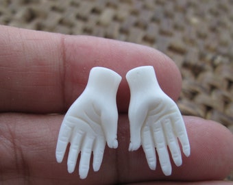 Hand Carved 3-D Pair of  Mini Hands from Buffalo Bone, Side-DRILLED Through the Wrist, Earring Pair,   Jewelry Supplies , Tangan,  S8892