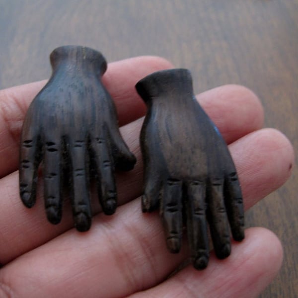 Hand Carved Pair of  Hands, Sono wood, NOT-Drilled, Jewelry Supplies ,Bali handmade, Tangan  S8856