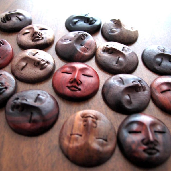 Excelente luna en reposo de 20 mm, talla de madera Sono, ojos cerrados, adorno, orgánico, suministros para joyería S8967