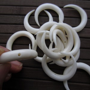 30mm Double Horn Crescent, Buffalo Bone Carving, DRILLED, Jewelry making supplies   S5907-6 mm thickness