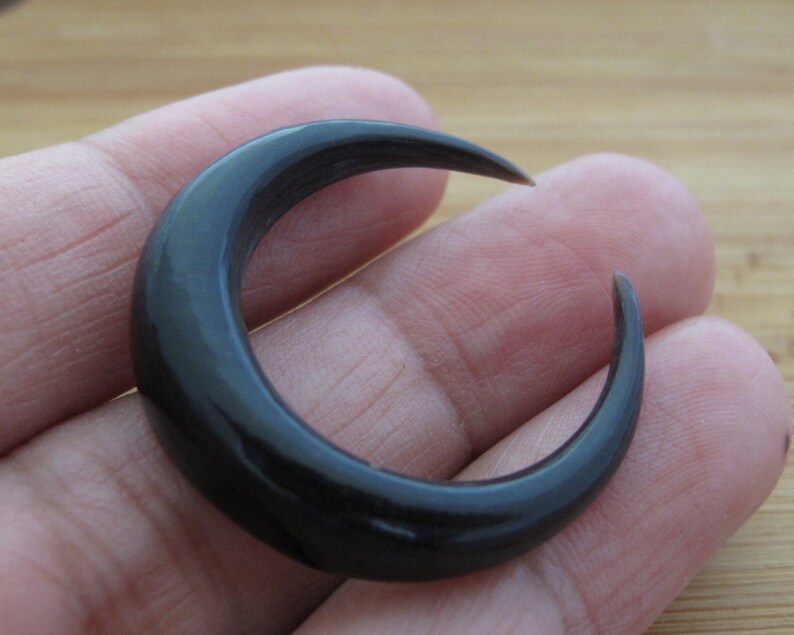 Buffalo Horn Carving jewelry making supplies S4500-6 mm thickness SALE 30 mm Double Horn Black Crescent FLAT BACKED