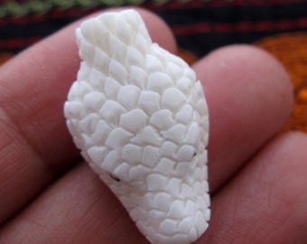 Snake Head Pendant, Hand Carved Buffalo Bone, Side-Drilled, Jewelry making S8862