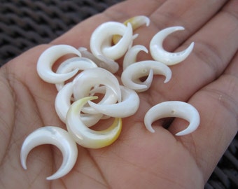15mm  Double Horn Crescent, BOHO , Top-DRILLED, Hand Carved Yellow Mother of Pearl , S5638