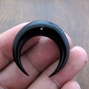 30 mm   double horn crescent ,  Buffalo Horn carving, Claw,   drill  front to back , jewelry making supplies  S4500-8