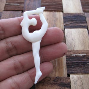 Wunderschöne Yoga Pose Carving, Buffalo Knochen, Schmuckherstellung Lieferungen S8200
