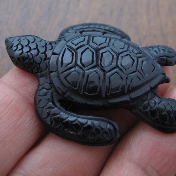 Finely Detailed  Hand Carved  Sea Turtle, Buffalo Horn Carving , Not Drilled. Jewelry Supplies ,Bali handmade Carved Horn  S8823