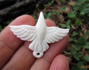 Beautiful carved raven,  Buffalo Bone Carving,  Pendant Beads, Jewelry making Supplies S5089