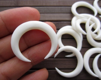 SALE 30mm Double Horn Crescent, Buffalo Bone Carving,  NOT Drilled, jewelry making supplies  S5907-5 mm thickness