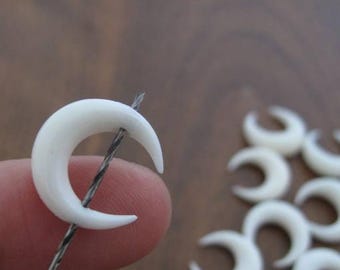 15mm Double Horn Crescent, Carved Ox Bone,DOUBLE  Drilled, wholesale ,jewelry making supplies S5884-5 mm thickness