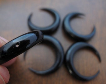Best selling  25mm Double Horn Crescent,  Black, Buffalo HORN  carving, DRILLED, jewelry making supplies  S6787-6 mm thickness