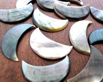 2 Pieces Beautiful Black Lipped Shell  Crescent shape ,Carved Mother of Pearl , moon shape, Jewelry making supplies,   S7766