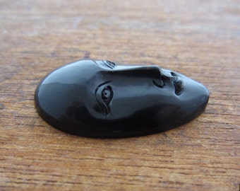 Oval  Face Horn Cabochon with Open Eyes, Buffalo Horn Carving , Not-Drilled, Organic cabochon, Jewelry  Supplies S3879