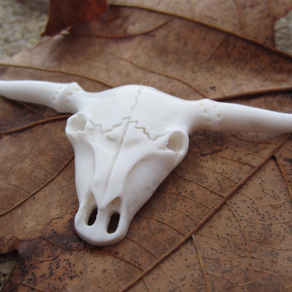 Gorgeous 75mm x 35mm Hand Carved  white  long horn skull, Cow Head, Focal piece,  drilled, Jewelry making Supplies S3119