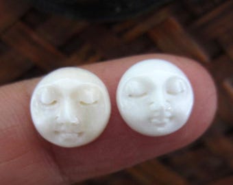 PAR de cabujones de cara de luna de 12 mm con ojo cerrado, adorno de hueso de búfalo tallado a mano, suministros para joyería S8306