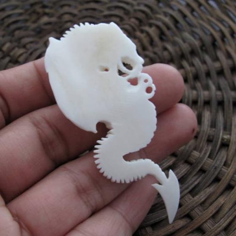 NEW Excellent Detail Hand Carved dragon ,Buffalo bone carving , jewelry supplies S7890 image 2