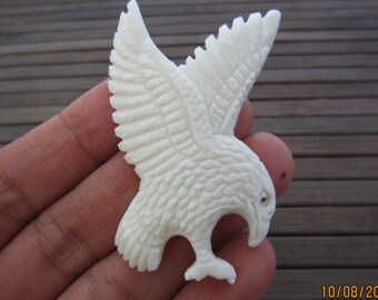 AAA   Gorgeous Hand carved  Flying Eagle , Ox bone carving,   Supplies for jewelry S5765