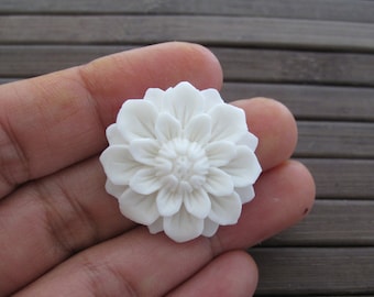 Beautiful carved tropical flower, Buffalo bone carving, Jewelry making supplies S7170