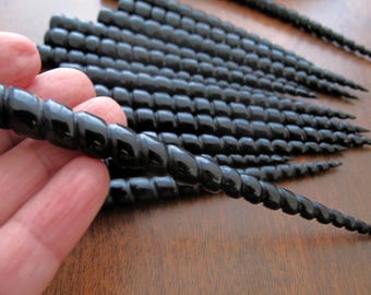 Extra lange eenhoornhoorn, gesneden spiraalhoorn, mythisch wezen, NIET GEBOORD, biologisch, benodigdheden voor het maken van sieraden S5306