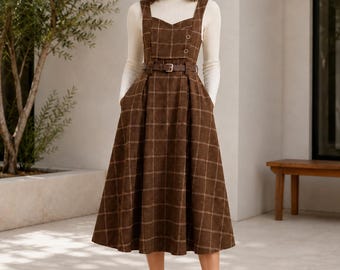 Completo da donna composto da salopette a quadri, maglione lavorato a maglia e abito a trapezio, completo vintage autunno/inverno in due pezzi, set casual da indossare a strati.
