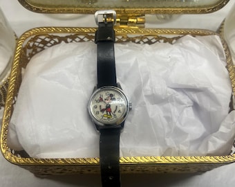Vintage unisex Mickey Mouse wrist watch