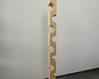 Botellero de madera maciza: diseño artesanal, que ahorra espacio y hecho a medida.