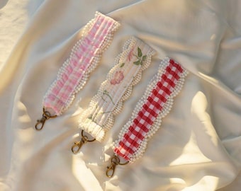 Cottagecore Quilted Gingham Wristlet Pattern | Beginner Lace Keychain Sewing Tutorial (Digital Download)