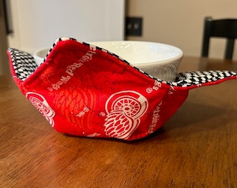 Detroit Red RingsMicrowave Bowl Cozy Holder, Soup Bowl Cozy, Soup Bowl Holder, Reversible Bowl Cozy,