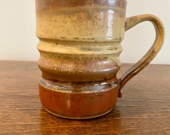 Taza de café o té Groved - hierro rojo y ceniza