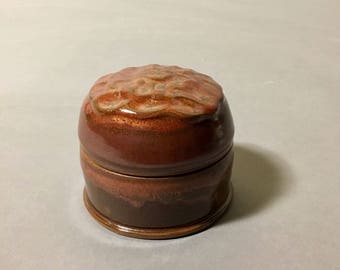 Salero o Caja para Anillos en Hierro Rojo