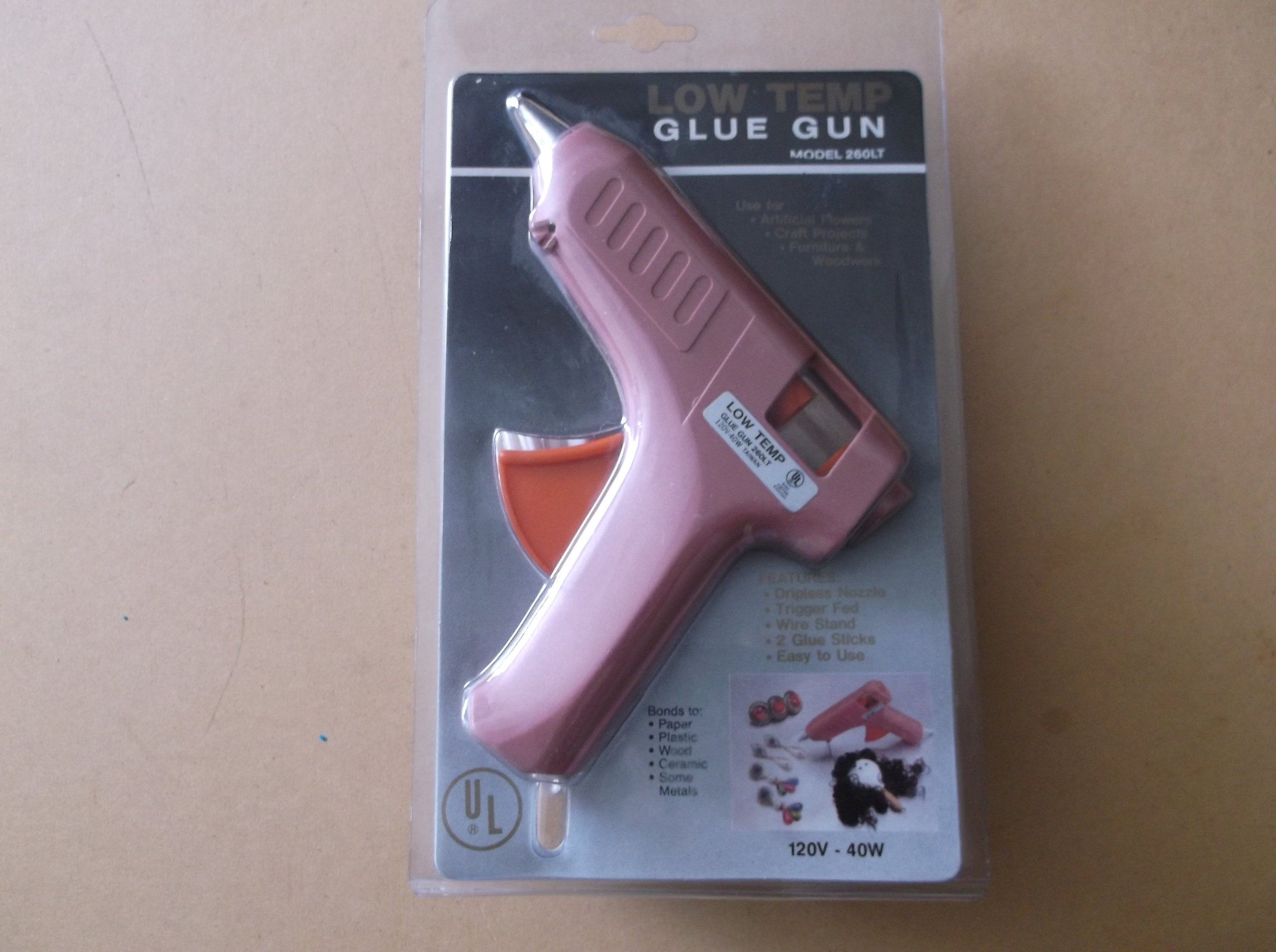 1991 low Temp Glue Gun Model 260LT, Never Opened, All Accessories