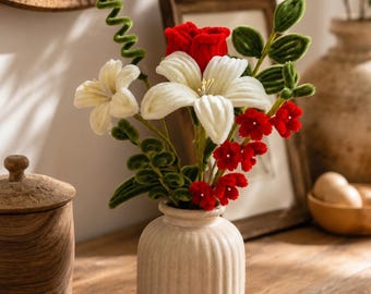 Bouquet personnalisé en fil chenille – Rose, lis, fleurs de cerisier et feuillage – Fleurs éternelles faites main