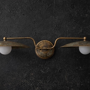 Lámpara de tocador doble moderna de latón / Aplique de pared de estilo mediados de siglo, lámpara de baño imagen 4