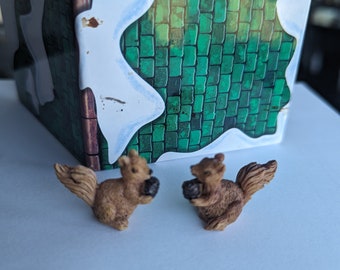 2 Vintage Miniature Squirrells, Tiny Painted Squirrels