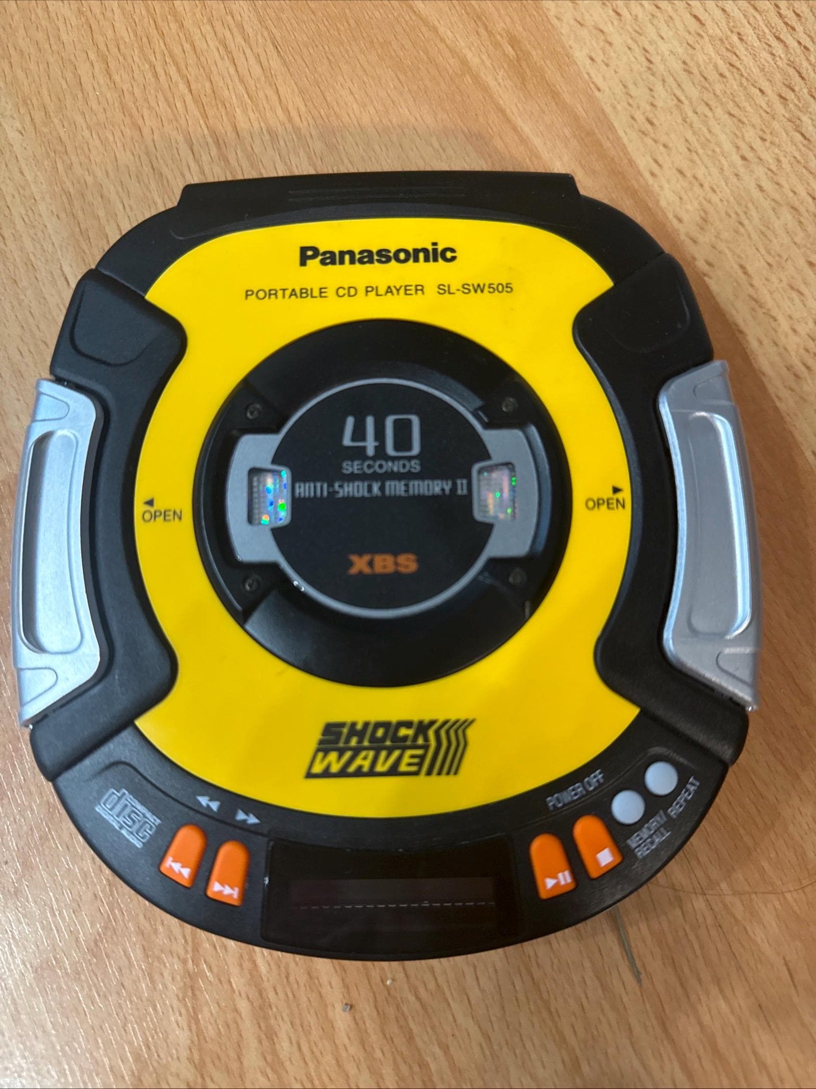 S587」Panasonic SHOCK WAVE カセットプレーヤー T-101 電源アダプター