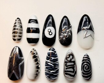 PALLA 8 LUCKY - Unghie finte