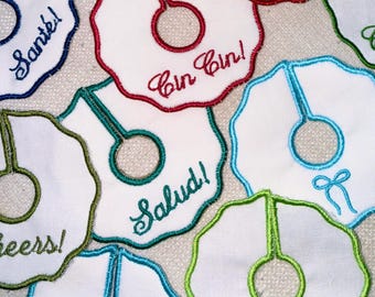 Etiquetas personalizadas bordadas para copas de vino / Adornos con nombres personalizados para fiestas