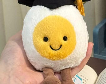 Peluche divertido de huevo de graduación Jellycat, lindo juguete de graduación con forma de huevo cocido, suave regalo de graduación, kawaii recuerdo estudiantil
