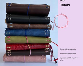 Personlig trefaldig läderjournal i A6-, A5-format med namn eller initialer