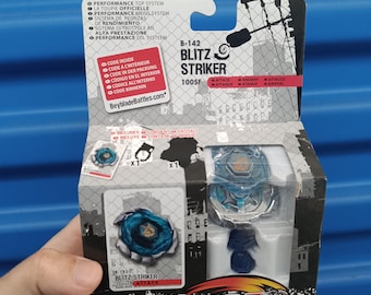Beyblade Metal Fury Blitz Striker B-142 100hf Hasbro moc new 2012