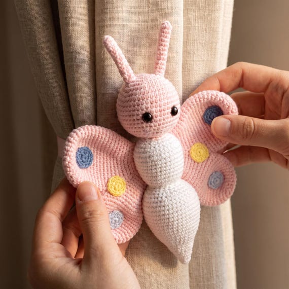 Kelebek Desenli Perde Tutacağı Seti (2’li), Kız Çocuk Odası İçin Tığ İşi Perde Tutacakları