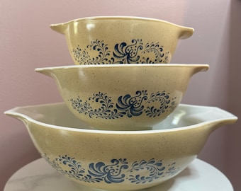 Pyrex Homestead Cinderella bowls